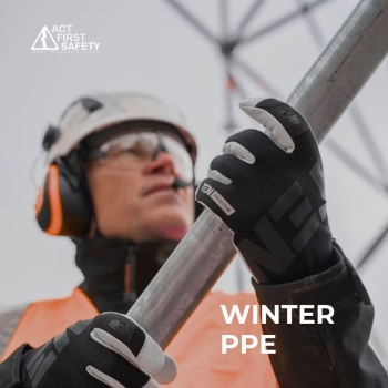 Winter Workwear: Must-Have PPE For Cold Weather Safety